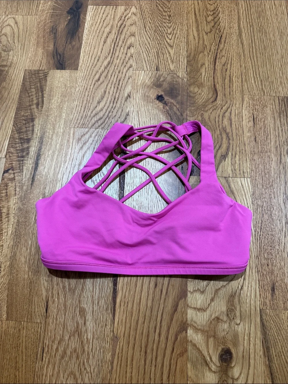 Lululemon Free to be Wild Size 6